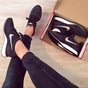 NIKE AIR ZOOM MARIAH FLYNIT